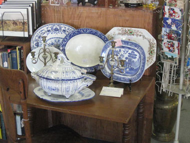 Visit Burnet Antique Mall