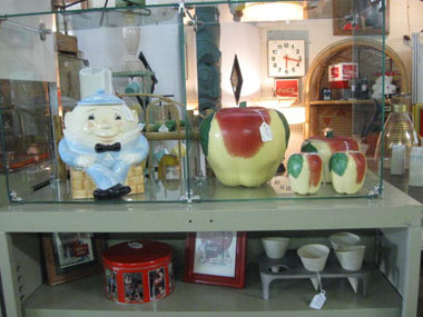 Visit Burnet Antique Mall