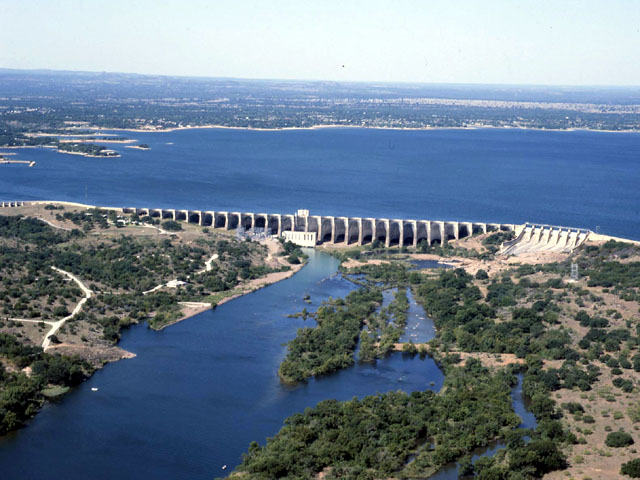 Buchanan Dam the largest multi-arch dam in the world.